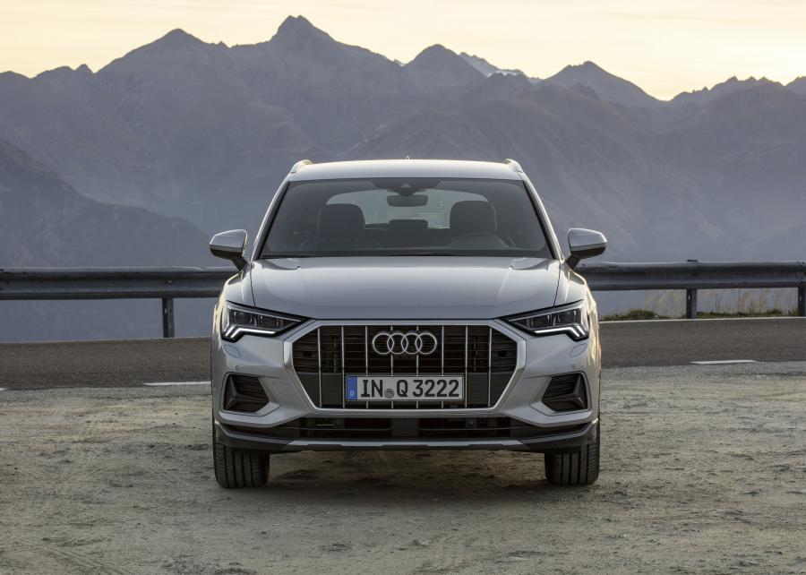  Audi Q3 Advanced 2018 года  (WW) (фото 26 из 46)